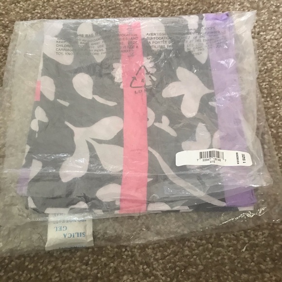 NWT Kate Spade ♠️ NEW YORK 100% Silk Scarf 🧣 - Picture 7 of 12